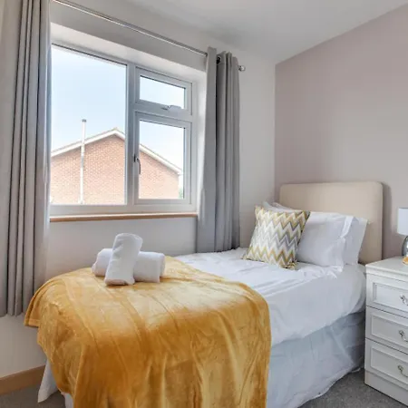 Holiday home 4 Bed In Oc-w466
