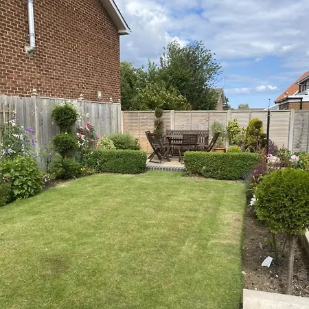 4 Bed In Oc-w466 Whitby